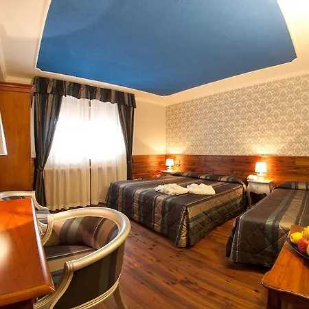 Hotel Cles Cles