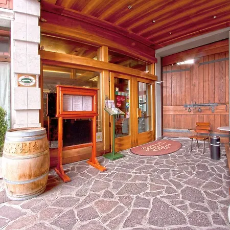 Hotel Cles Szálloda Cles