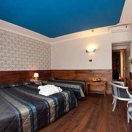 Hotel Cles Cles
